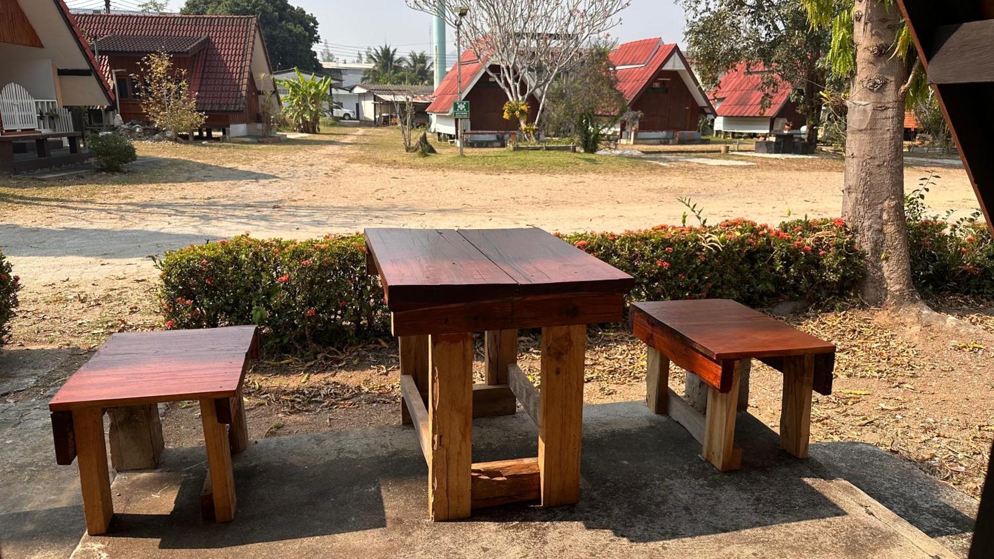 Mae Chaem Hotel And Resort Buitenkant foto
